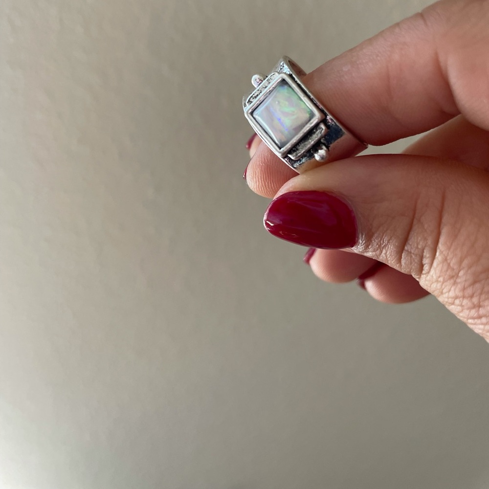 ❤️‍🔥Top seller Anthropology Vintage Ring❤️‍🔥 - Picture 2 of 8